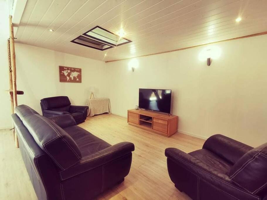 Maison De Village, Jacuzzi, Salle Cinema Valencin ภายนอก รูปภาพ